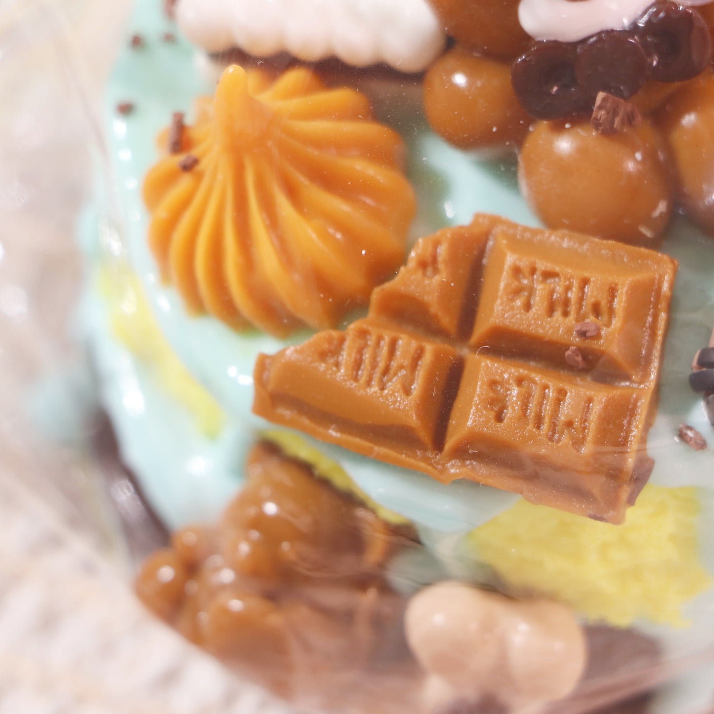 AXS2025C0047Blue chocolate cake