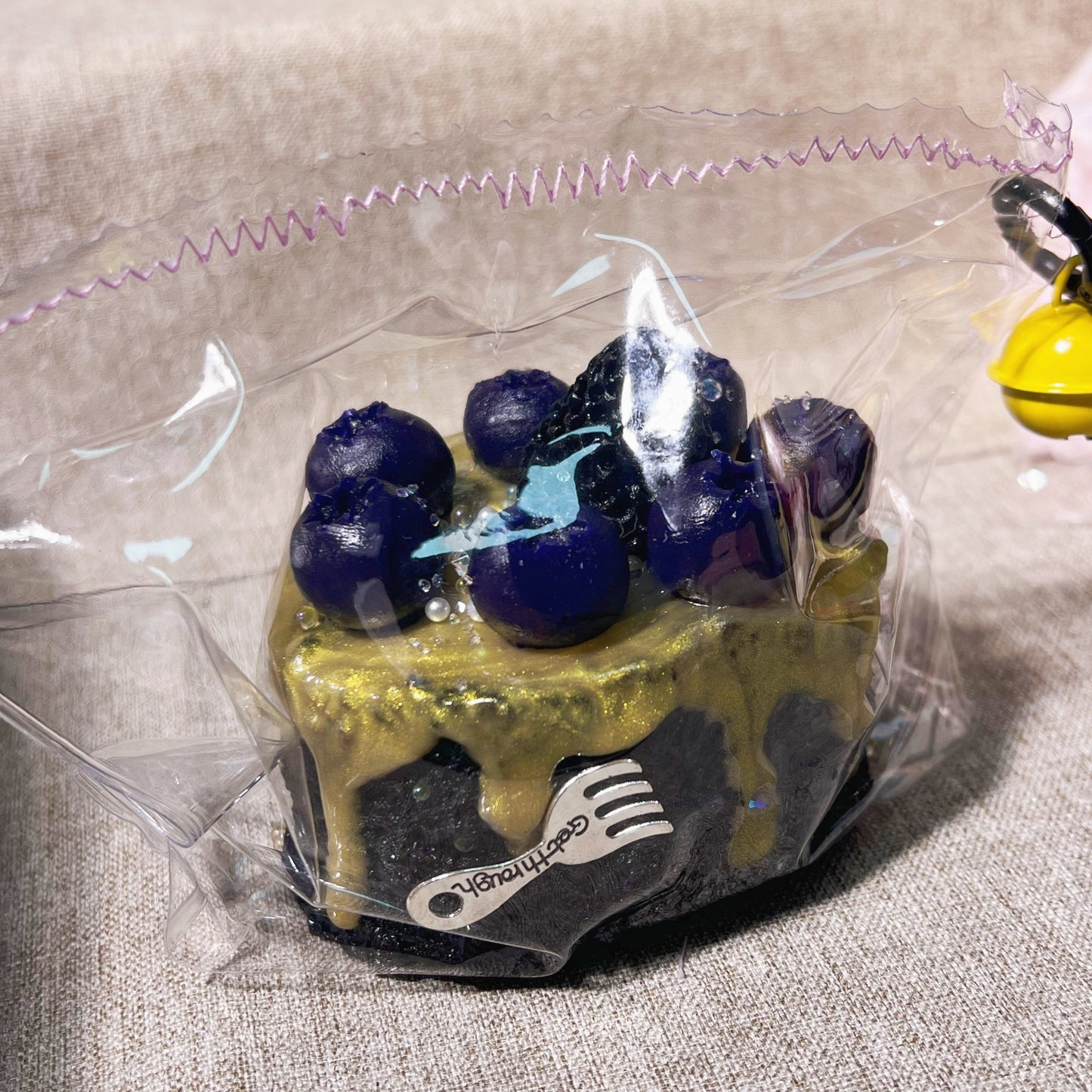 AXS2025F0054Blueberry Black Gold Cake