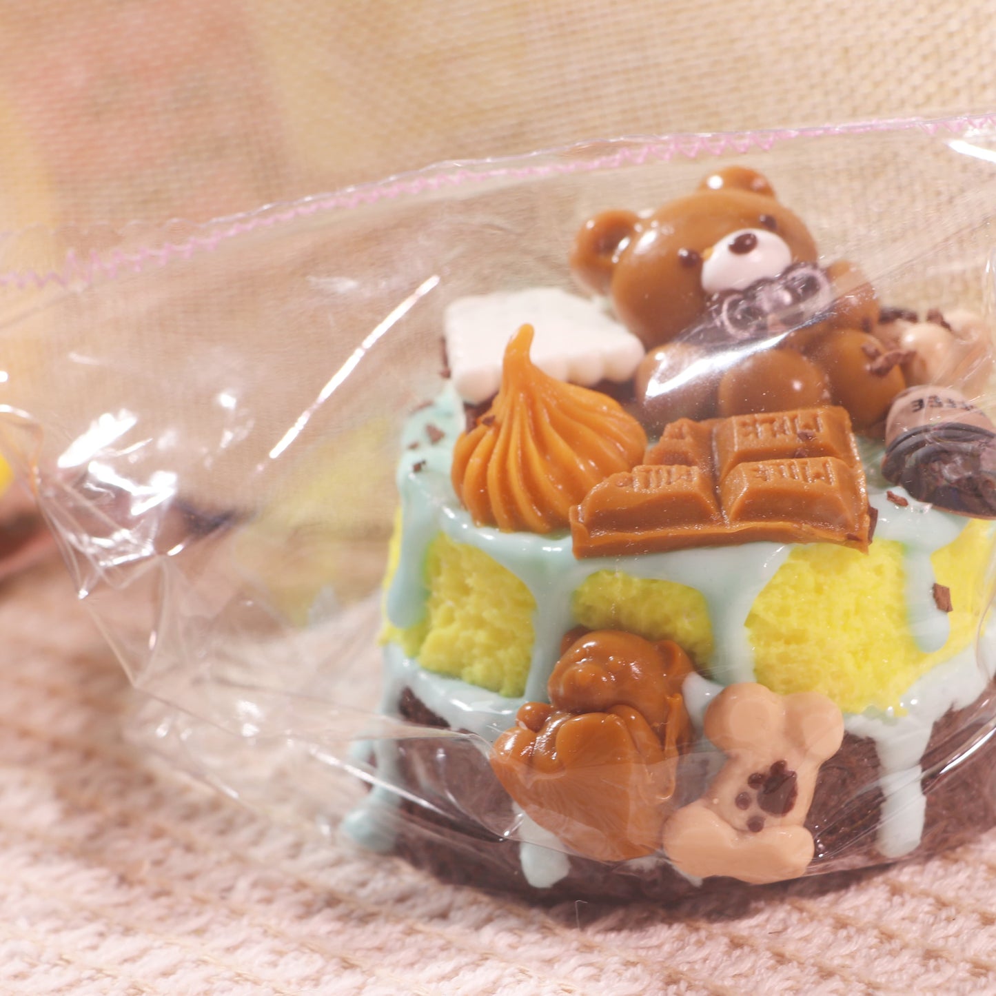 AXS2025C0047Blue chocolate cake