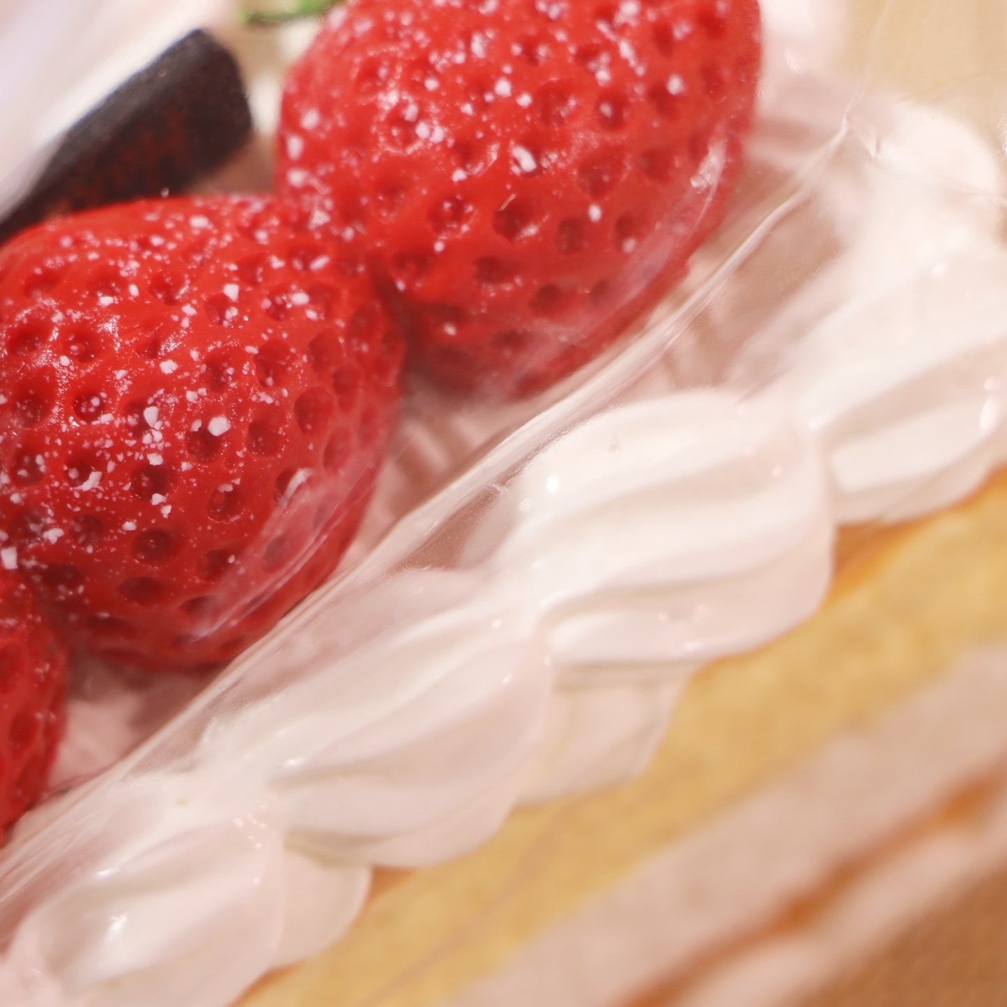 AXS2025C0049Strawberry Cream Box Cake