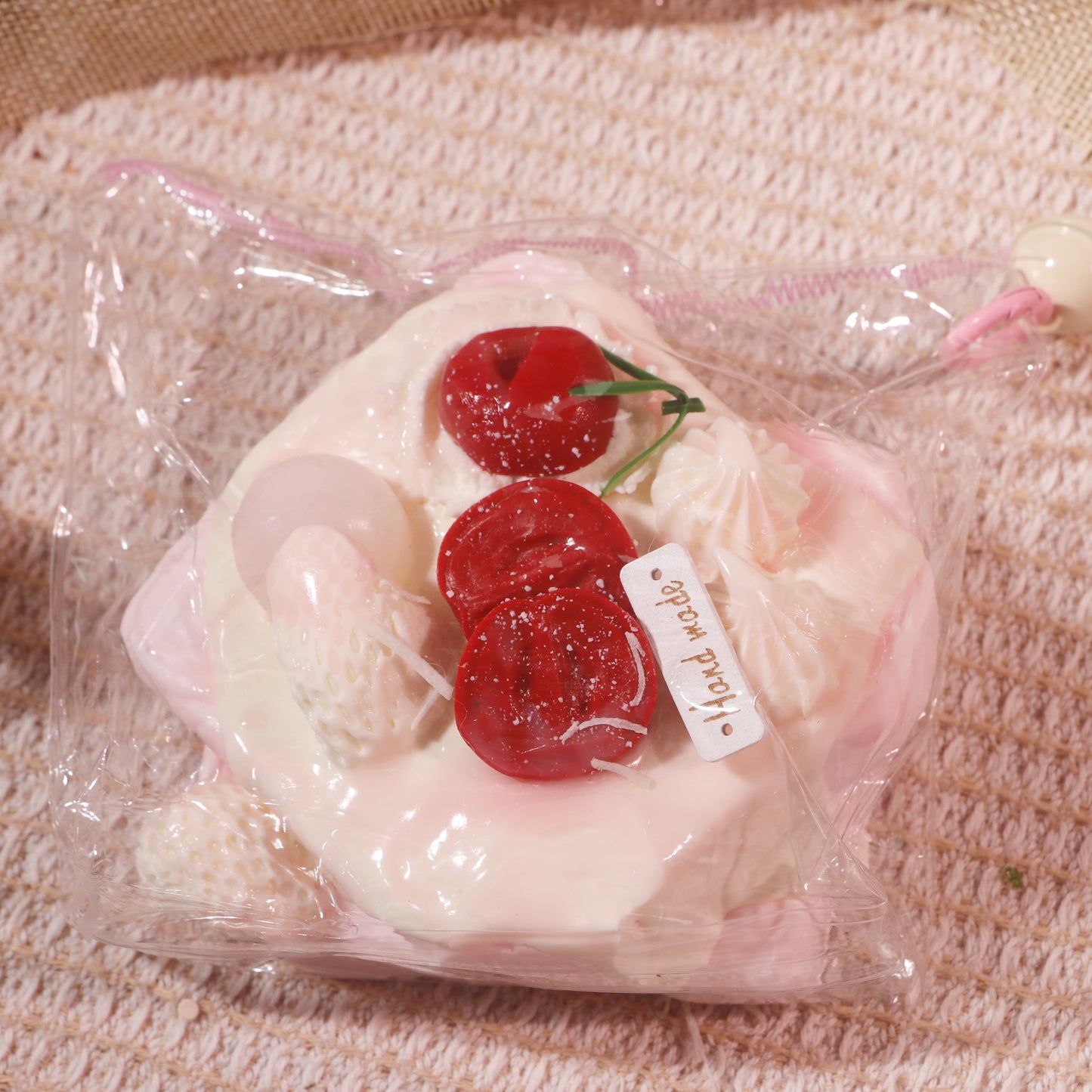 AXS2025F0059Double-layered cherry toast